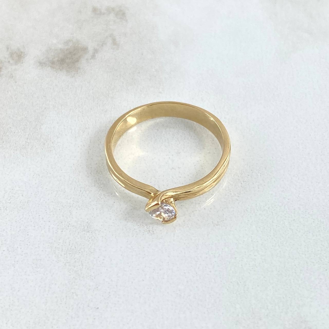 Intermediate Smooth Solitaire Ring 2.7gr / Size 6 / Central White Zircon 18K Yellow Gold ©