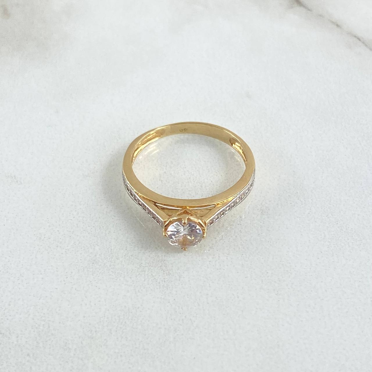 Ring Solitaire Double Row Track 2.55gr / Size 6 3/4 / White Zircons Two 18K Yellow and White Golds