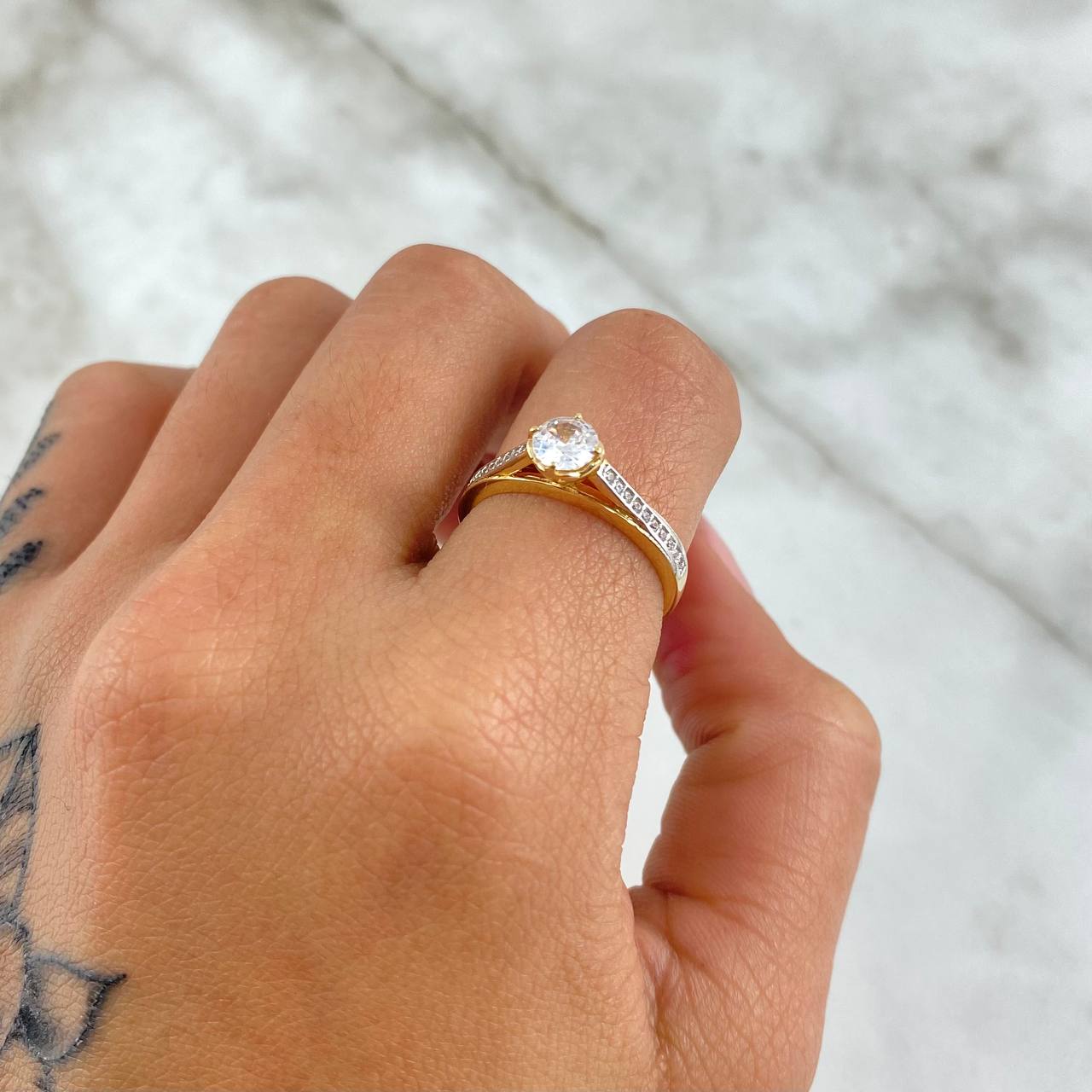 Ring Solitaire Double Row Track 2.55gr / Size 6 3/4 / White Zircons Two 18K Yellow and White Golds