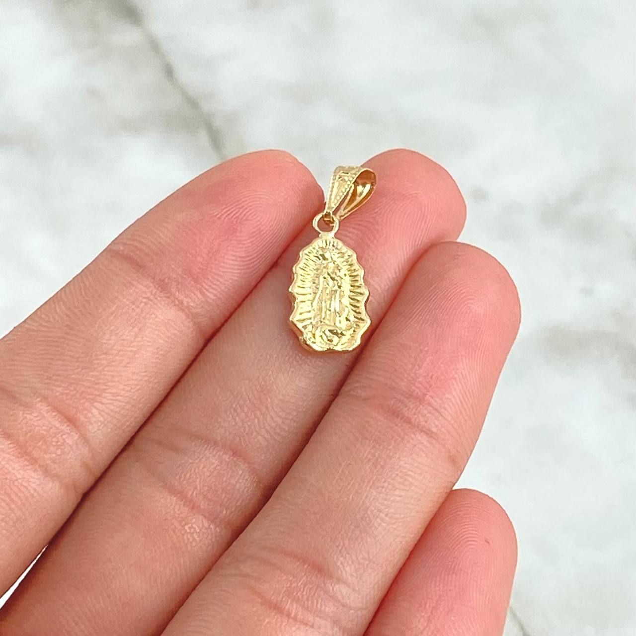 Pendant Virgin Guadalupe 0.5gr / 1.8cm / 18K Yellow Gold