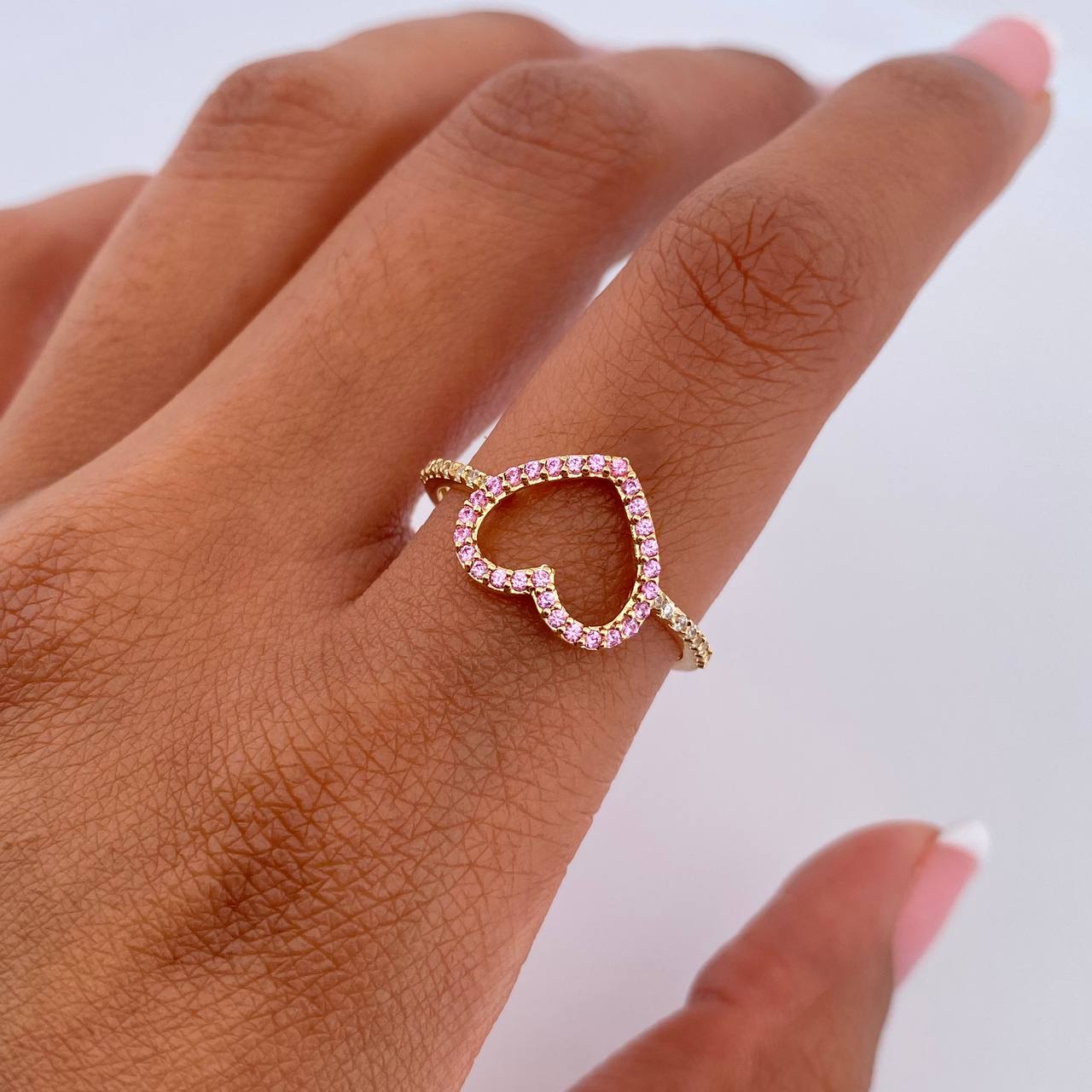 Heart Silhouette Ring 1.55gr / Size 7 1/4 / White and Pink Zircons 18K Yellow Gold &