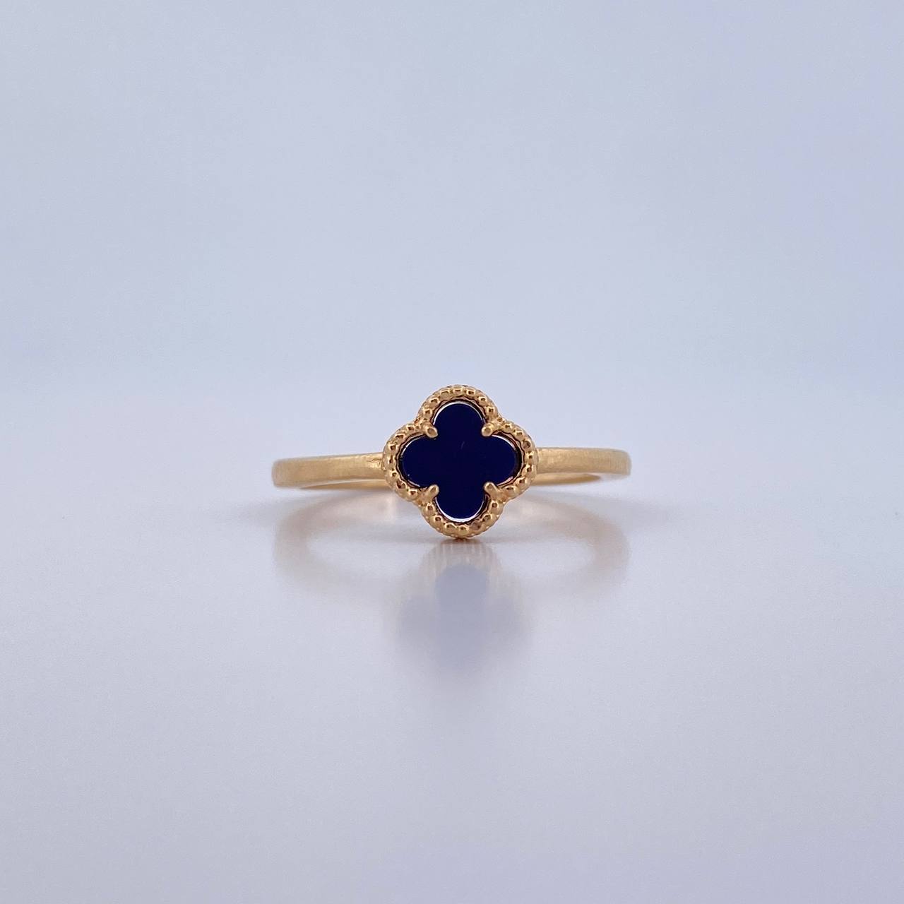 Anillo Trebol 2.45gr / T7 1/4 / Piedra Morada Oro Amarillo 18K &