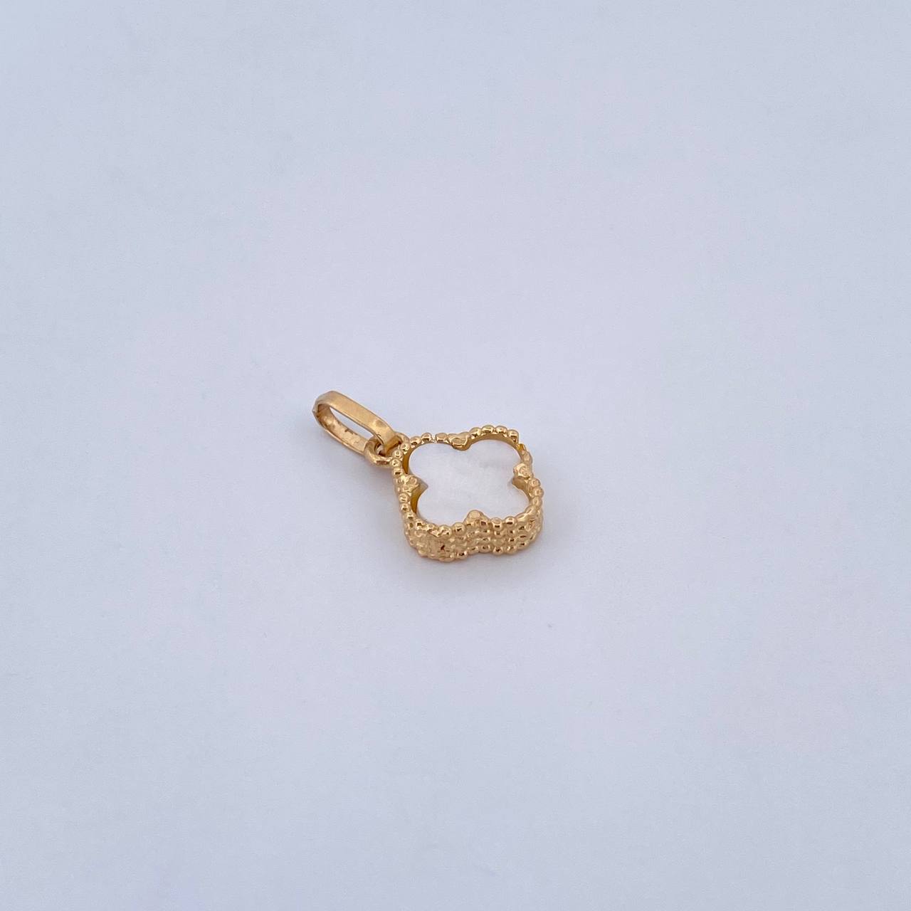 Pendant Clover VCyA 0.95gr / 1.6cm / White Pearl Yellow Gold 18K &