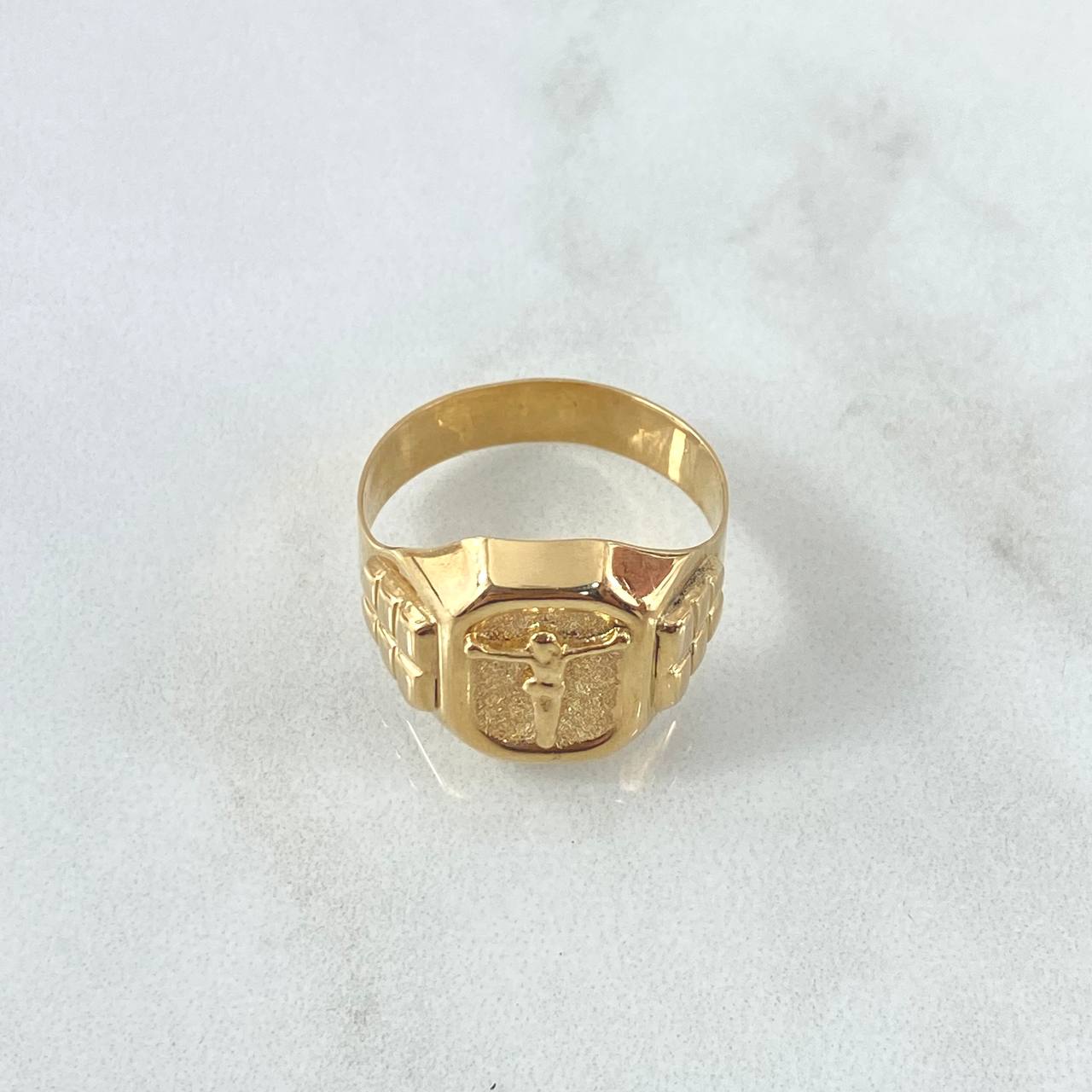 Christ Signet Ring 4.25gr / Size 7 3/4 / Textured 18K Yellow Gold ©