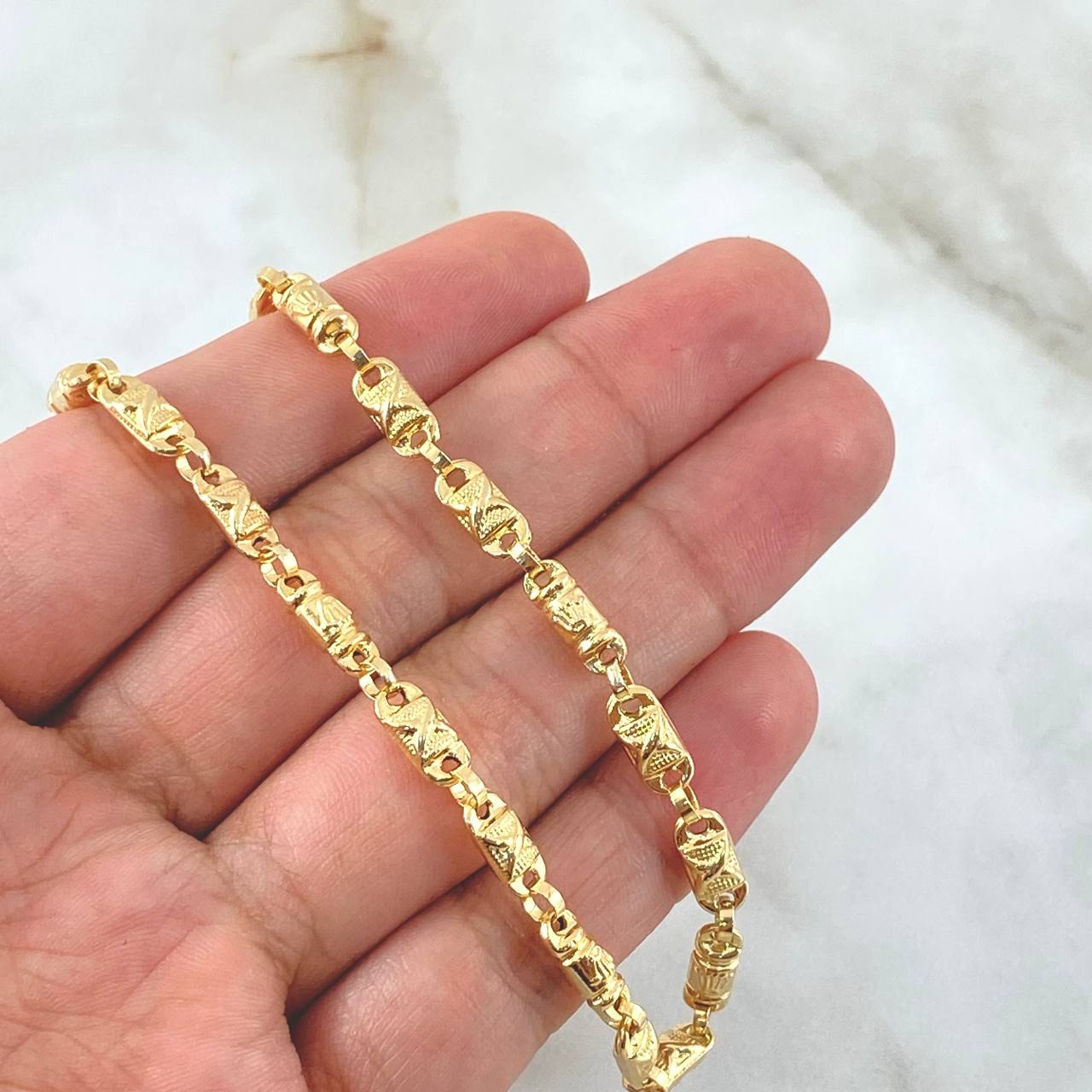 Cadena Rustica 13.1gr / 65cm / 4mm Corona Cruzada Oro Amarillo 18K