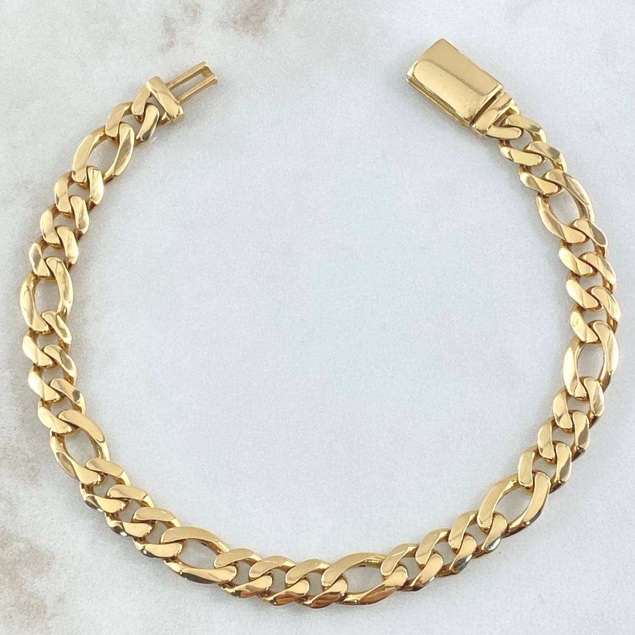 Figaro Bracelet 12.8gr / 8.1in / 6.9mm 18K Gold
