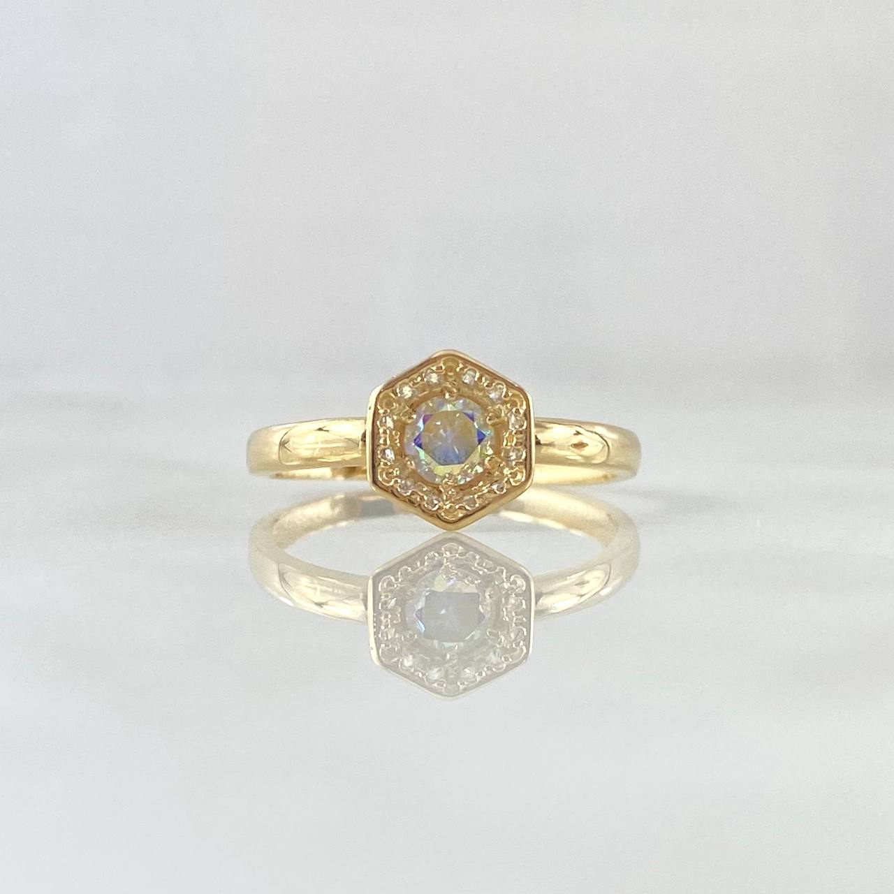 Anillo Halo Hexagonal 1.65gr / T6 / Circones Blancos Tornasol Oro Amarillo 18K *
