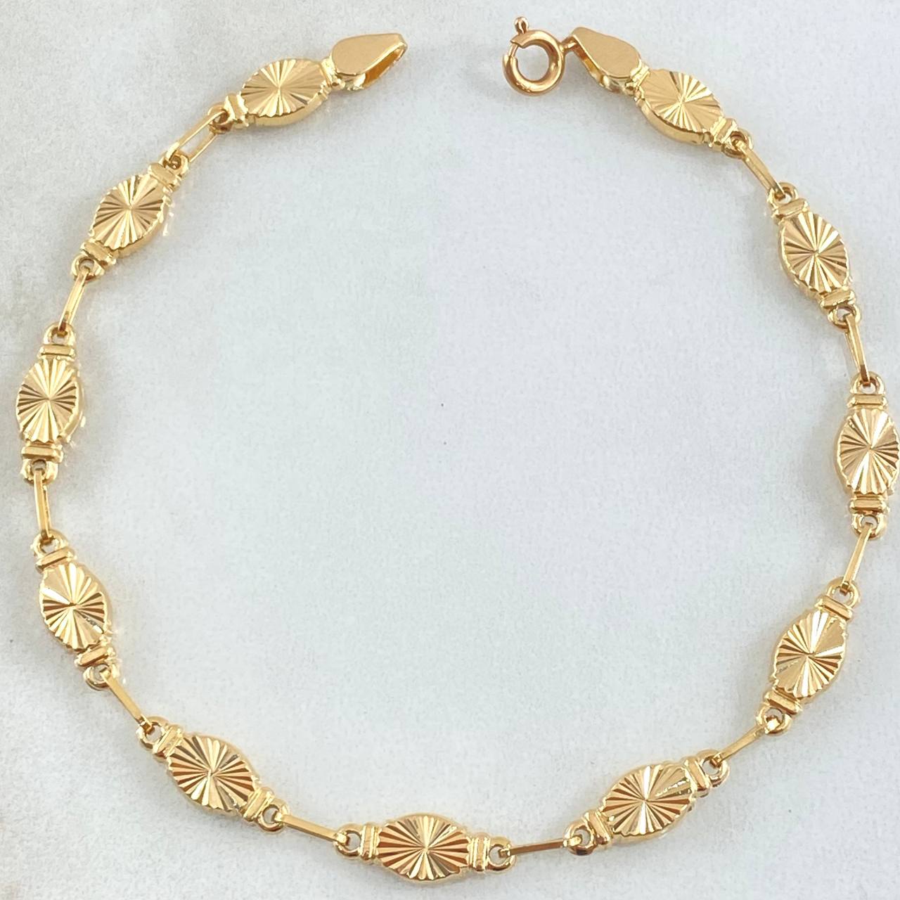 Rustic Bracelet 4.8gr / 20.6cm / 18K Gold ©