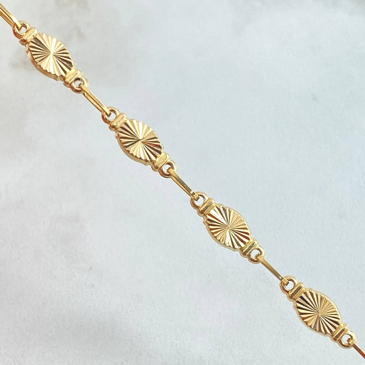 Rustic Bracelet 4.8gr / 20.6cm / 18K Gold ©