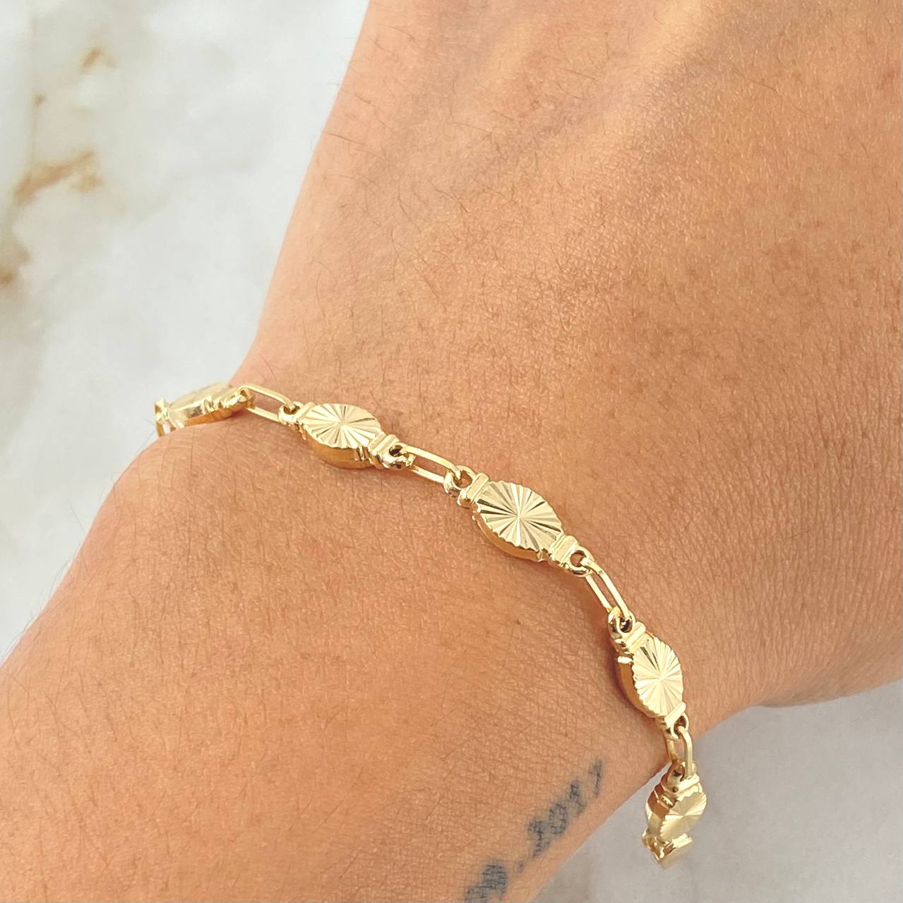 Rustic Bracelet 4.8gr / 20.6cm / 18K Gold ©