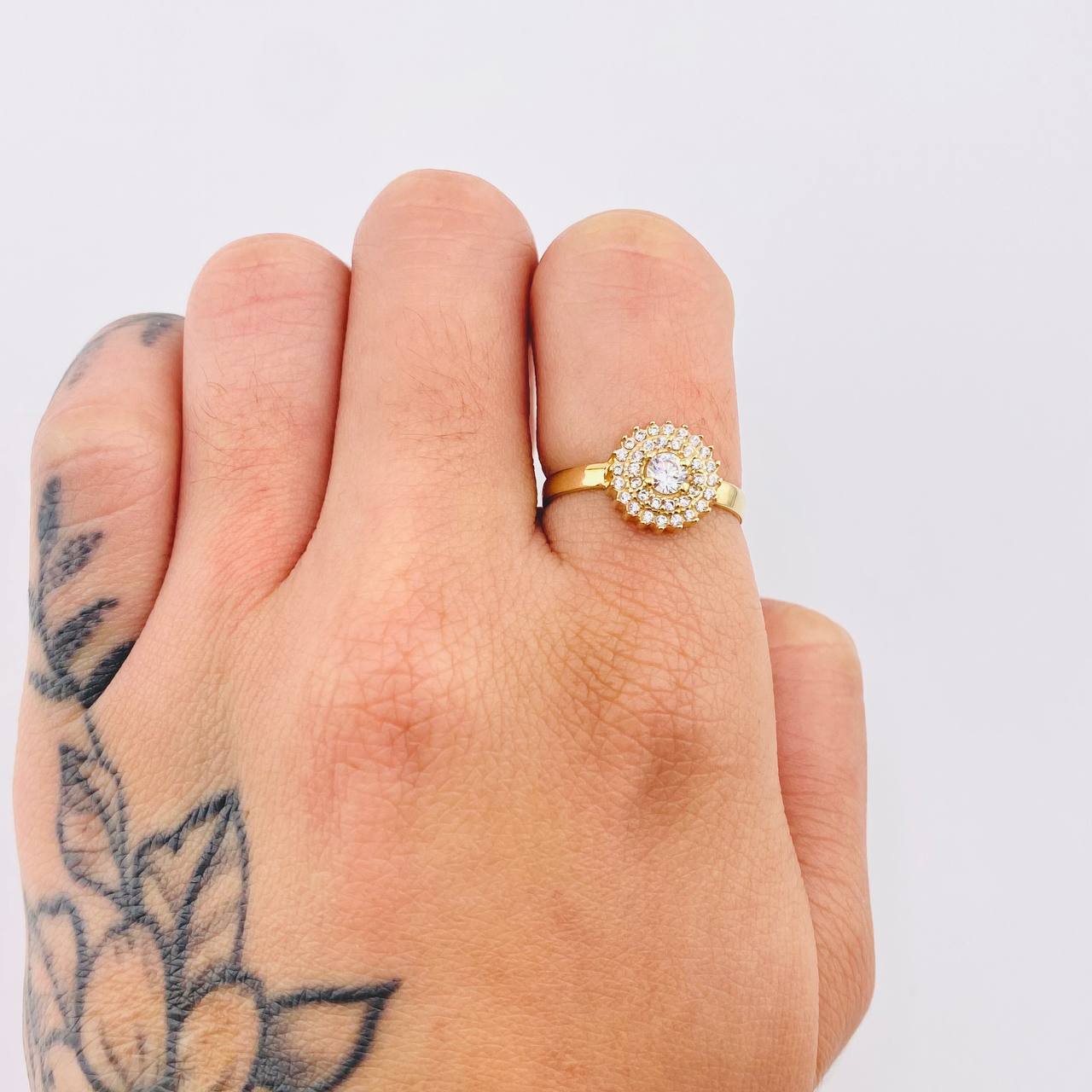 Anillo Flor Tupida 2.35gr / T5 1/2 / Oro Amarillo 18K