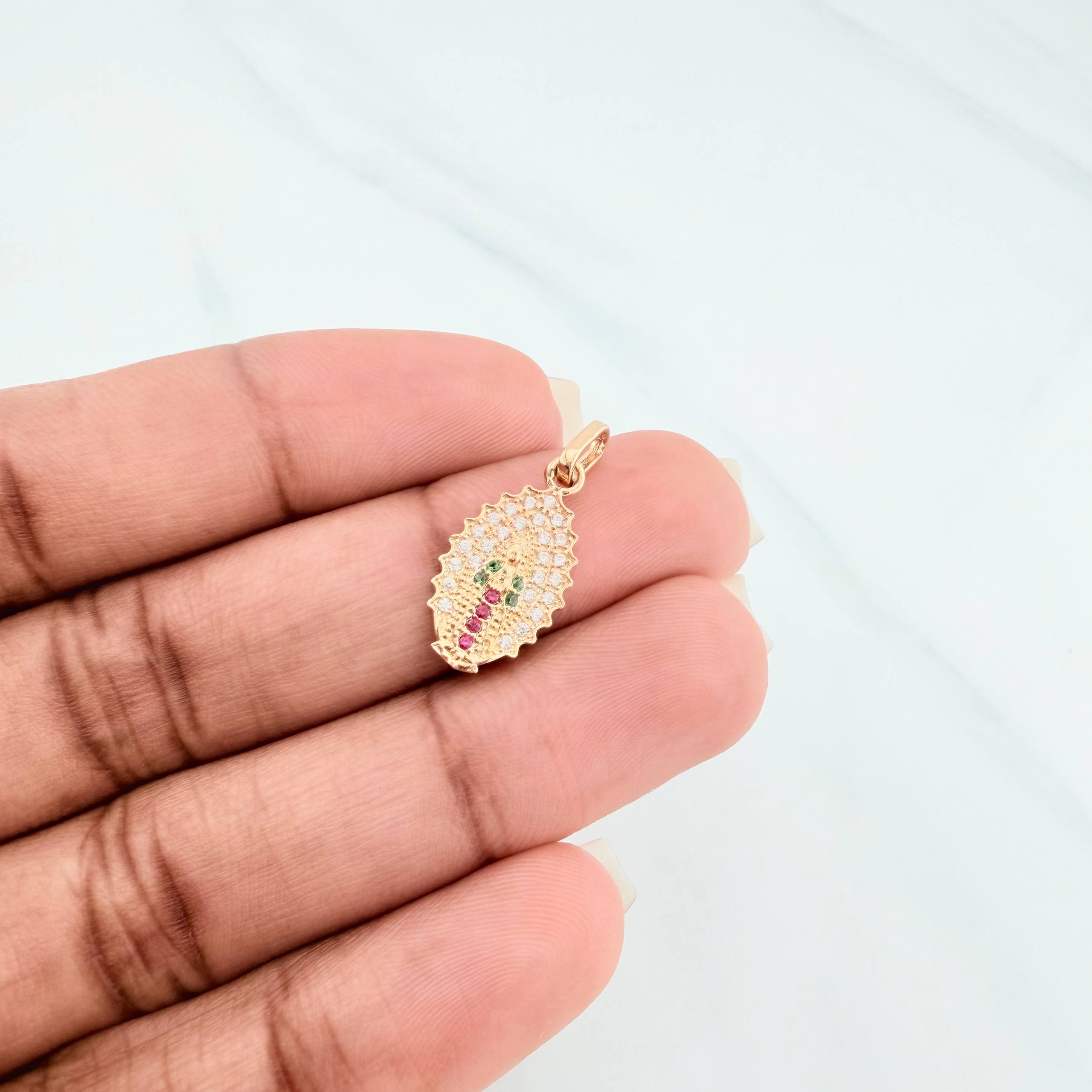 Pendant Virgin Guadalupe 1.2 g / 1 in Yellow Gold 18K