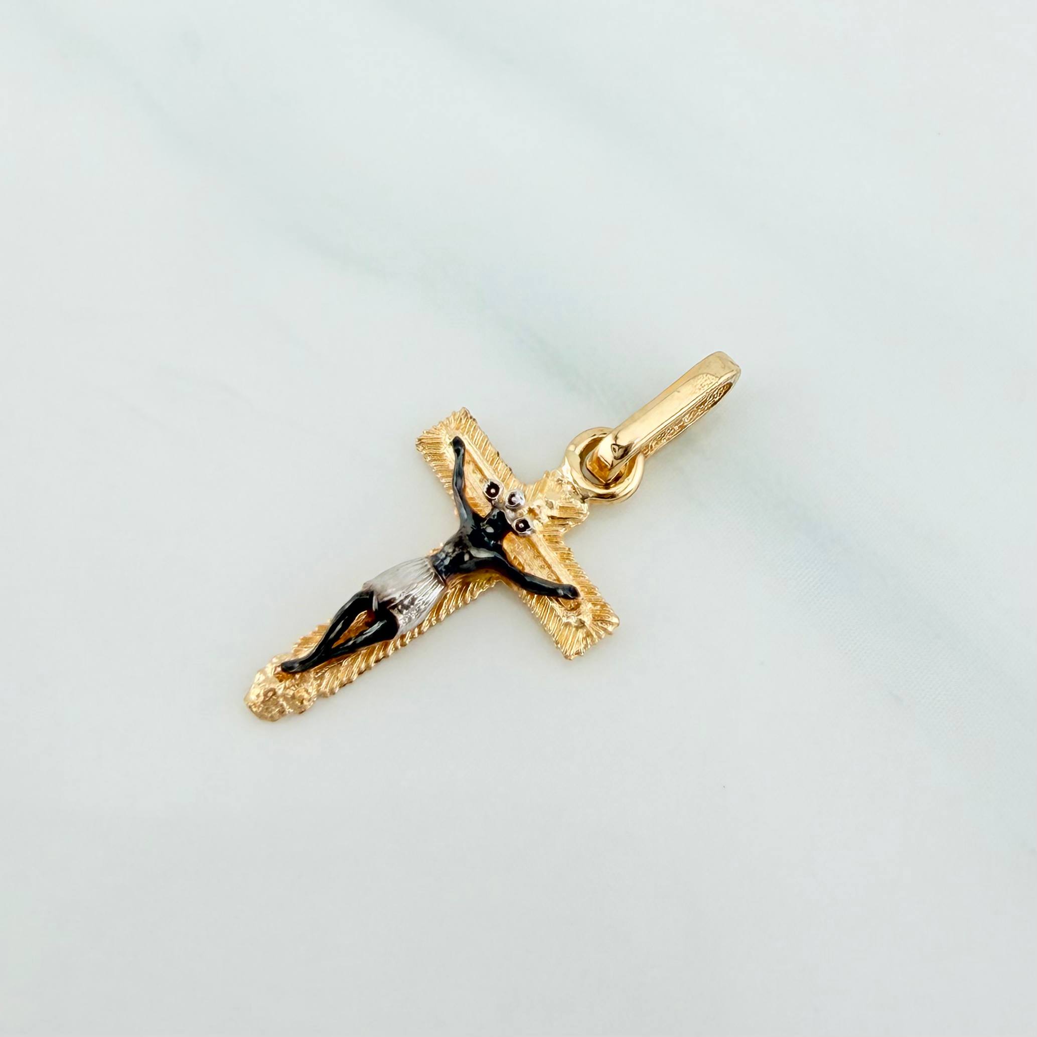 Dije Cruz Cristo Milagroso De Buga 0.9 g / 1 in Tres Oros 18K