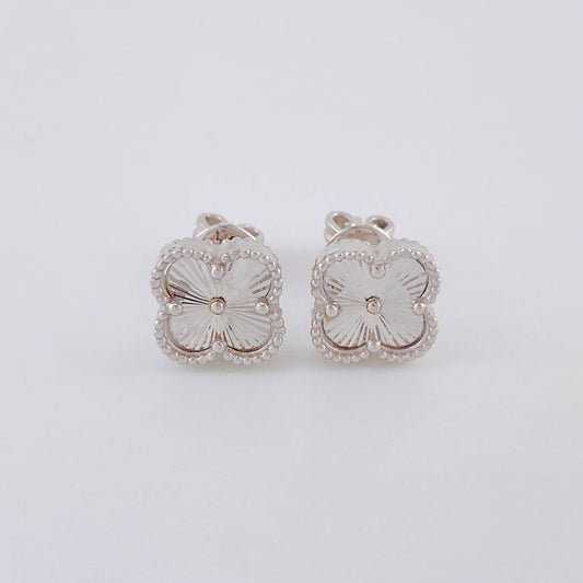 Diamond Cut Clover Stud Earrings 2.95 g / in / 8.5 mm White Gold 18K