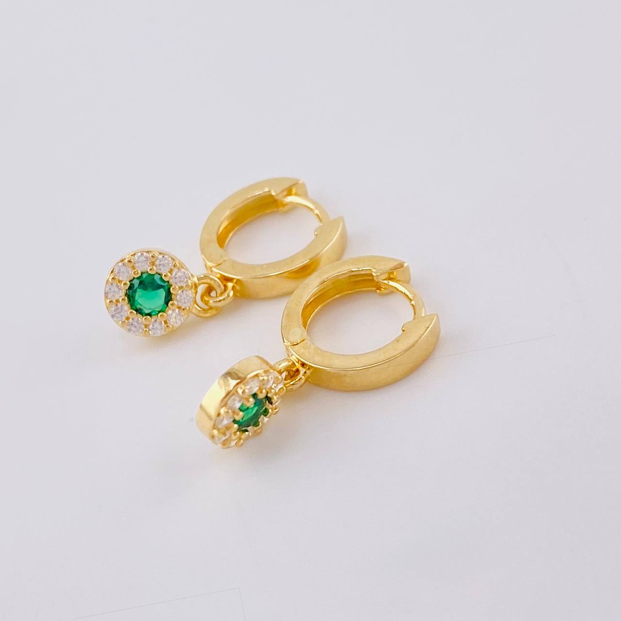 Hoop Earrings Circular Halo 2.6 g / 3/4 in 18K Yellow Gold