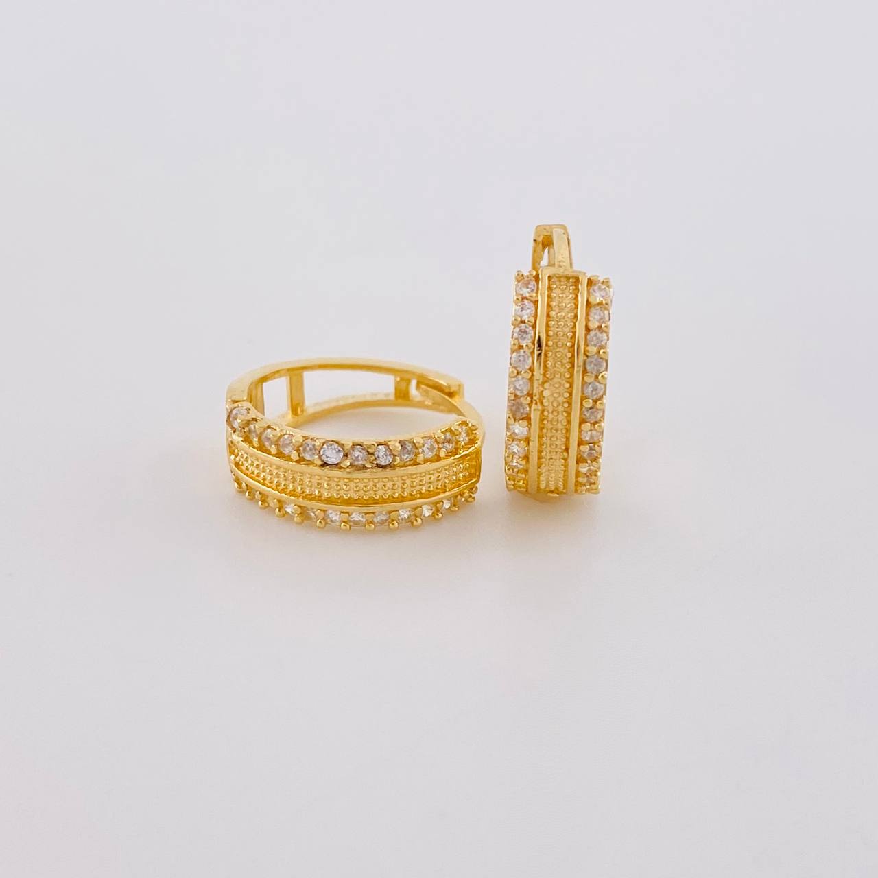 Hoop Earrings Punteado Channel 2.7 g / 1/2 in 18K Yellow Gold