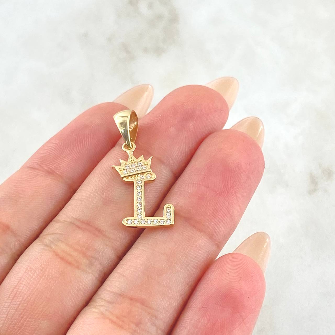 Dije Letra L Corona 1.7gr / 1 in / Oro Amarillo 18K !
