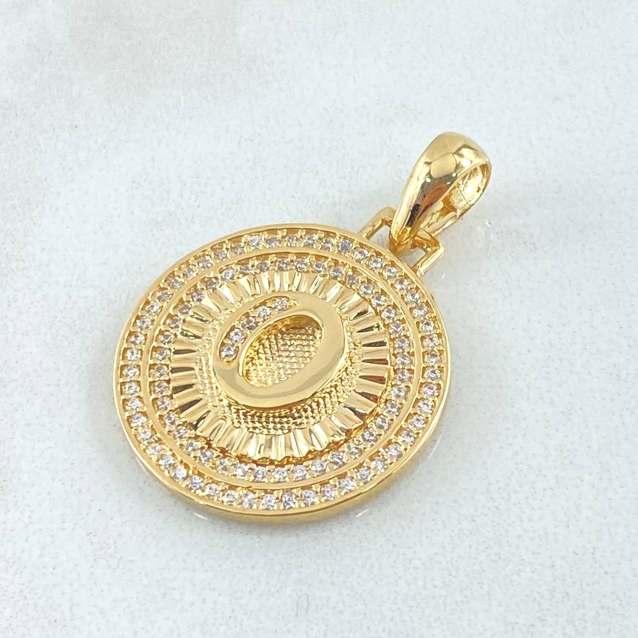 Pendant Medal Letter O 4.4gr / 1 1/4 in / Yellow Gold 18K *