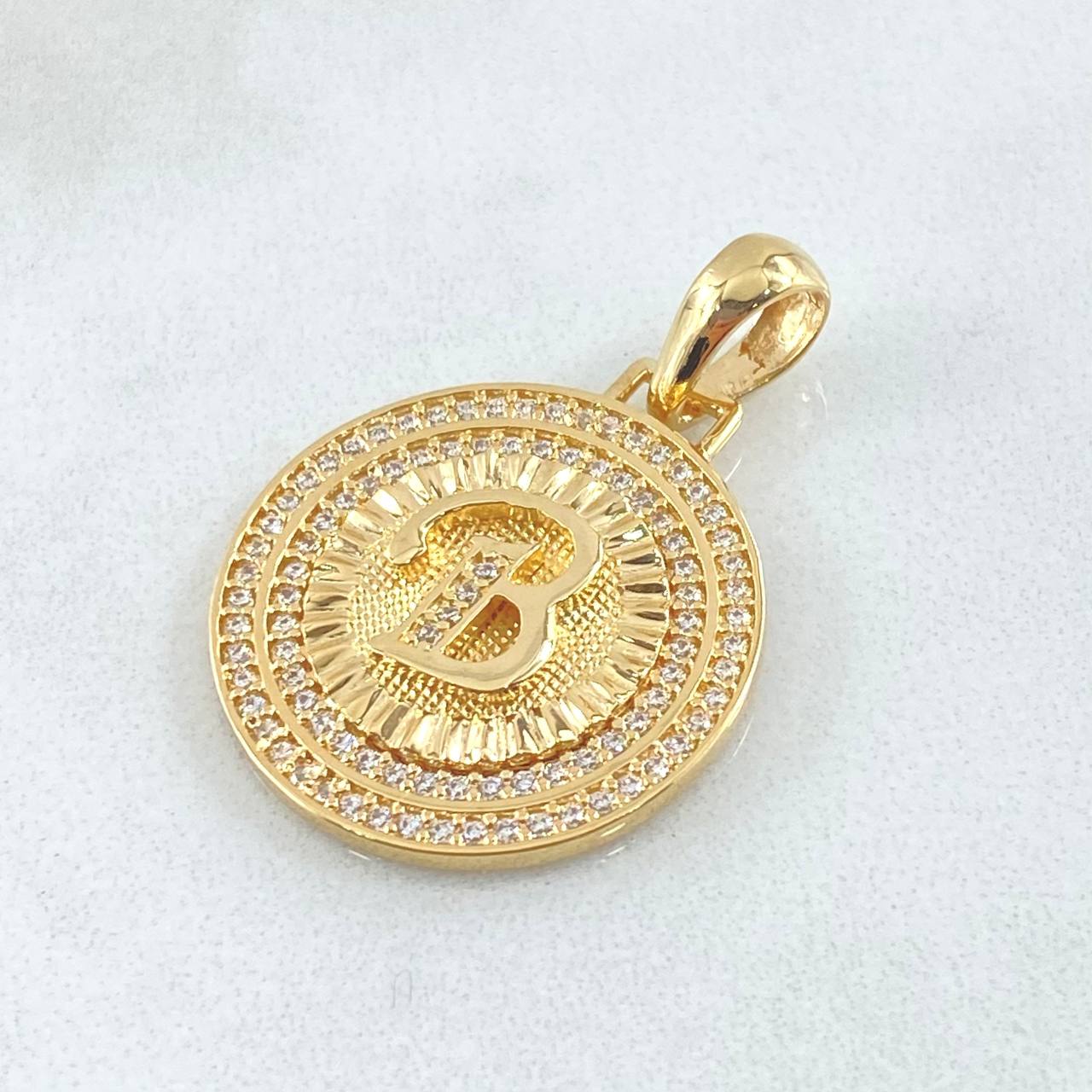Pendant Medal Letter B 4.4gr / 1 1/4 in / 18K Gold