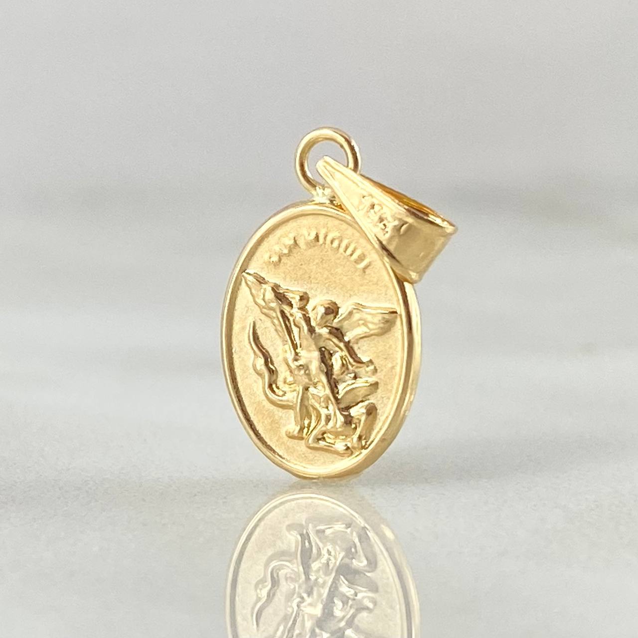 Dije San Miguel Arcangel 0.55gr / 3/4 in / Oro Amarillo 18K *