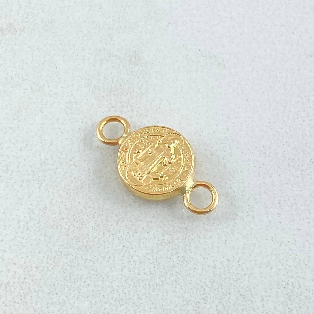 San Benito Charm 0.45gr / 1.6cm / 18K Yellow Gold