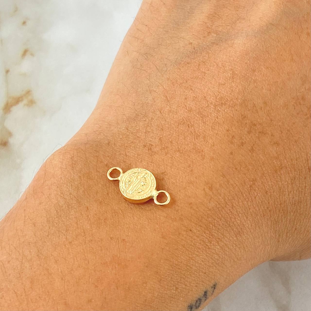 San Benito Charm 0.45gr / 1.6cm / 18K Yellow Gold
