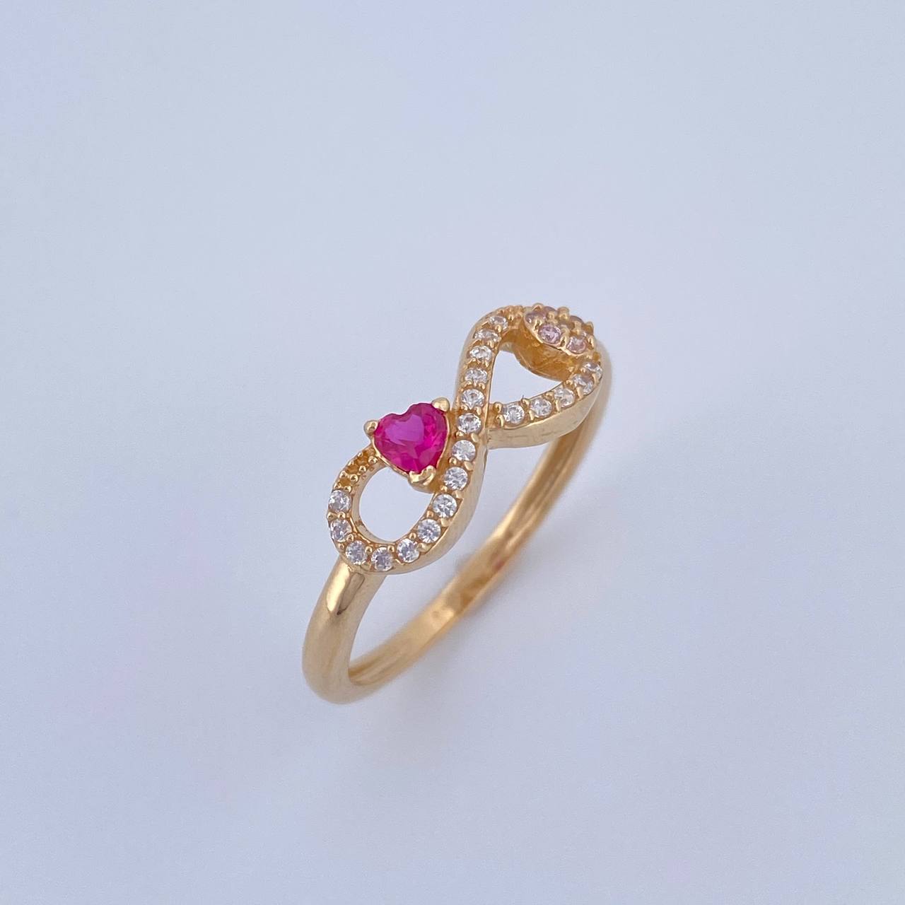 Anillo Infinito Corazon 2.4gr / T7 1/2 / Circones Fucsia Blancos Oro Amarillo 18K $