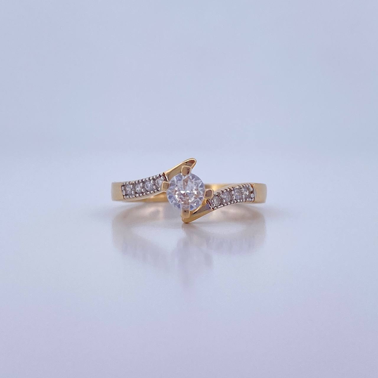 Ring Inverted Lines 2.95gr / T7 1/4 / White Zircons Two Yellow White Gold 18K $