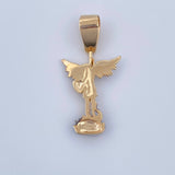Pendant San Miguel Archangel 4.95gr / 3.8cm / Three Golds 18K $