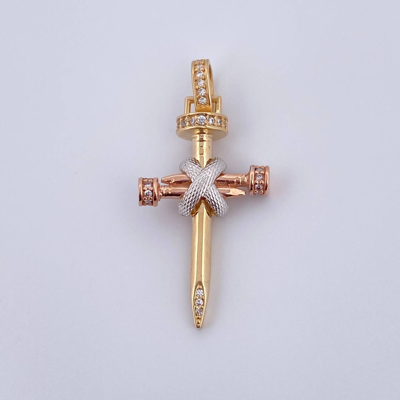 Pendant Cruz Clavo Penitence 3.95gr / 3.5cm / White Zircons Three Golds 18K $