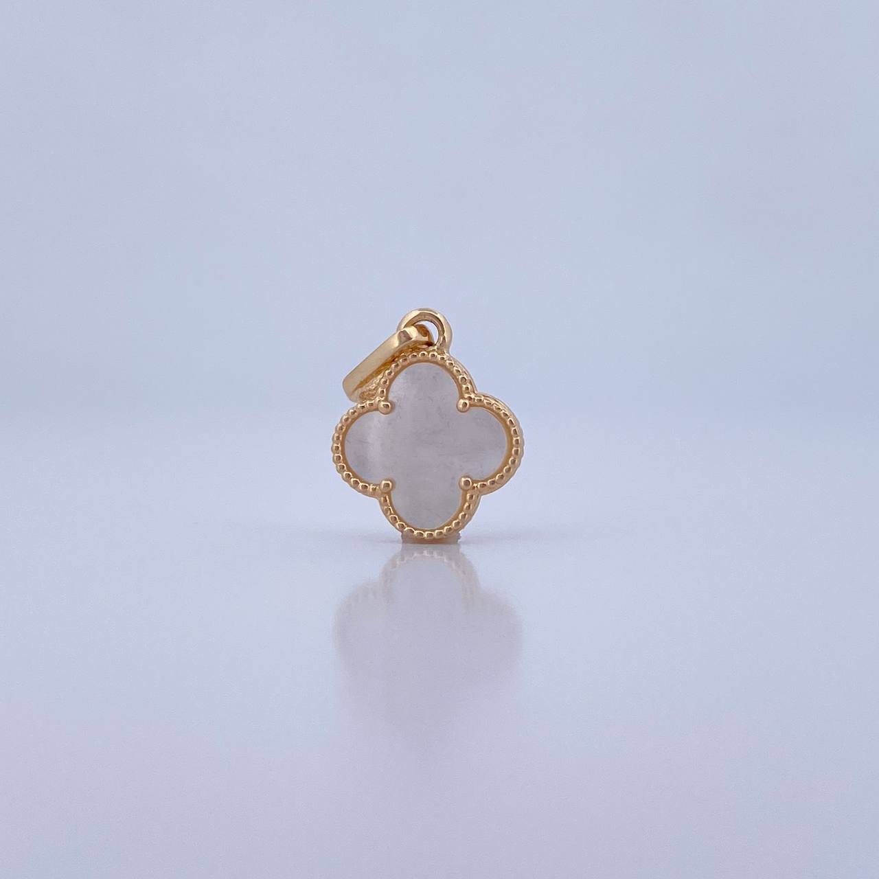 Dije Trebol 1.2gr / 2cm / Nacar Blanco Oro Amarillo 18K &