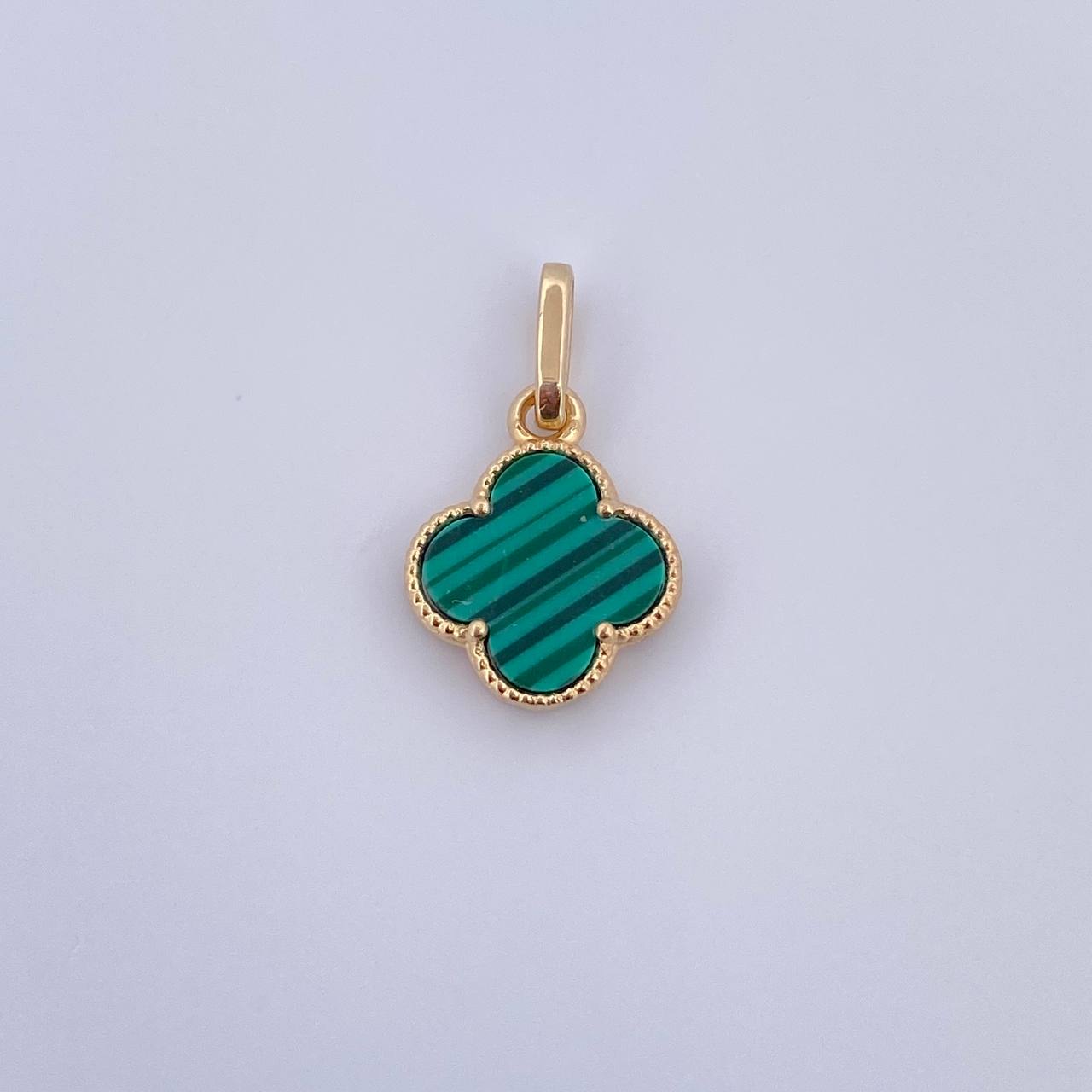 Dije Trebol 1.15gr / 2cm / Malaquita Verde Oro Amarillo 18K $