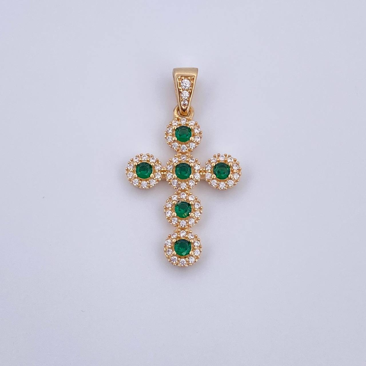 Dije Cruz Tupida 3gr / 3.1cm / Circones Verdes Blancos Oro Amarillo 18K $