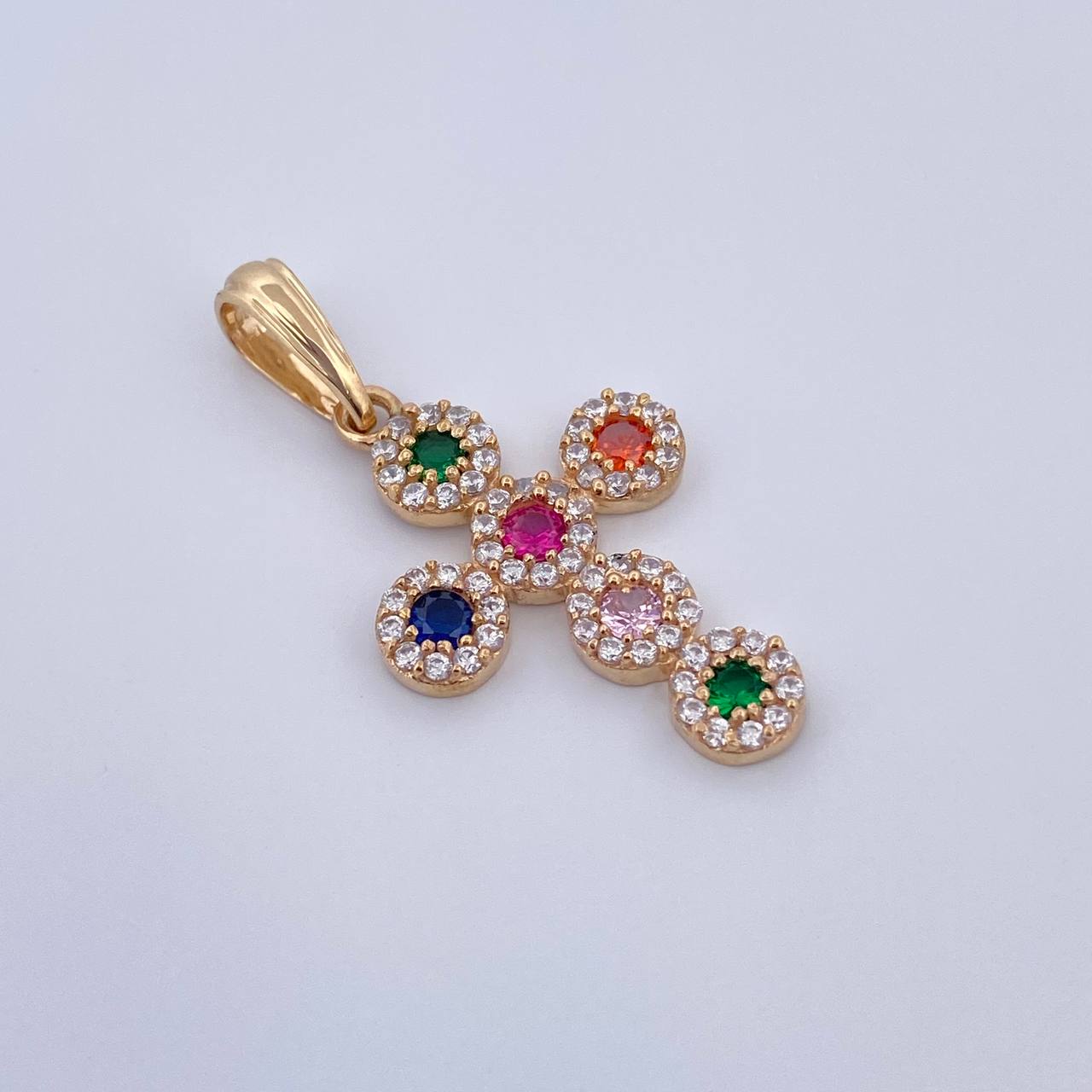 Dije Cruz Tupida 2.35gr / 3.3cm / Circones Colores Oro Amarillo 18K $