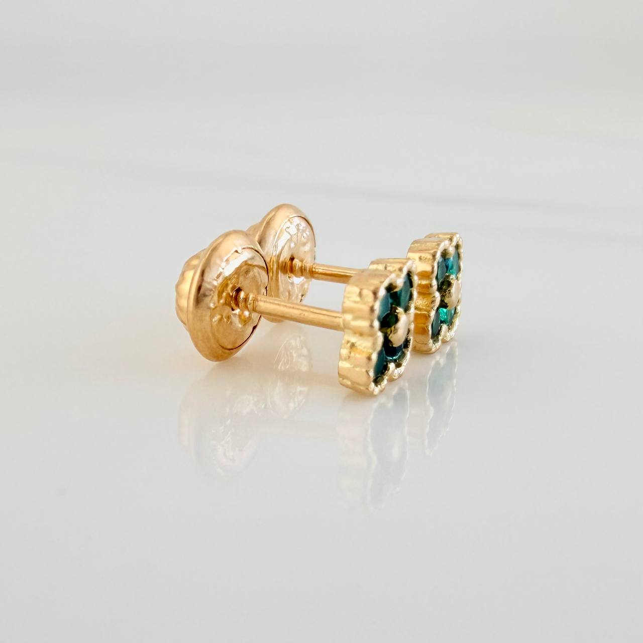 Topos Trebol 1.1gr / 4.9mm Oro Amarillo 18K &