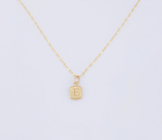 Set Cadena y Dije Flor Espejo + Dije Letra E 1.35gr / 17 3/4 in / 1.3mm Oro Amarillo 18K