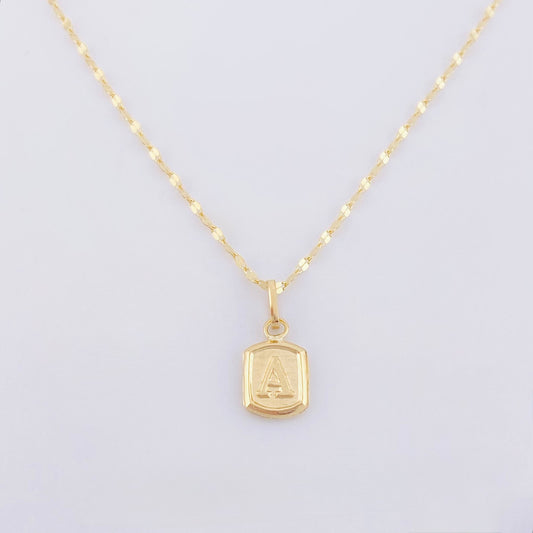 Set Cadena y Dije Flor Espejo + Letra A 1.4gr / 17 3/4 in / 1.3mm Oro Amarillo 18K *