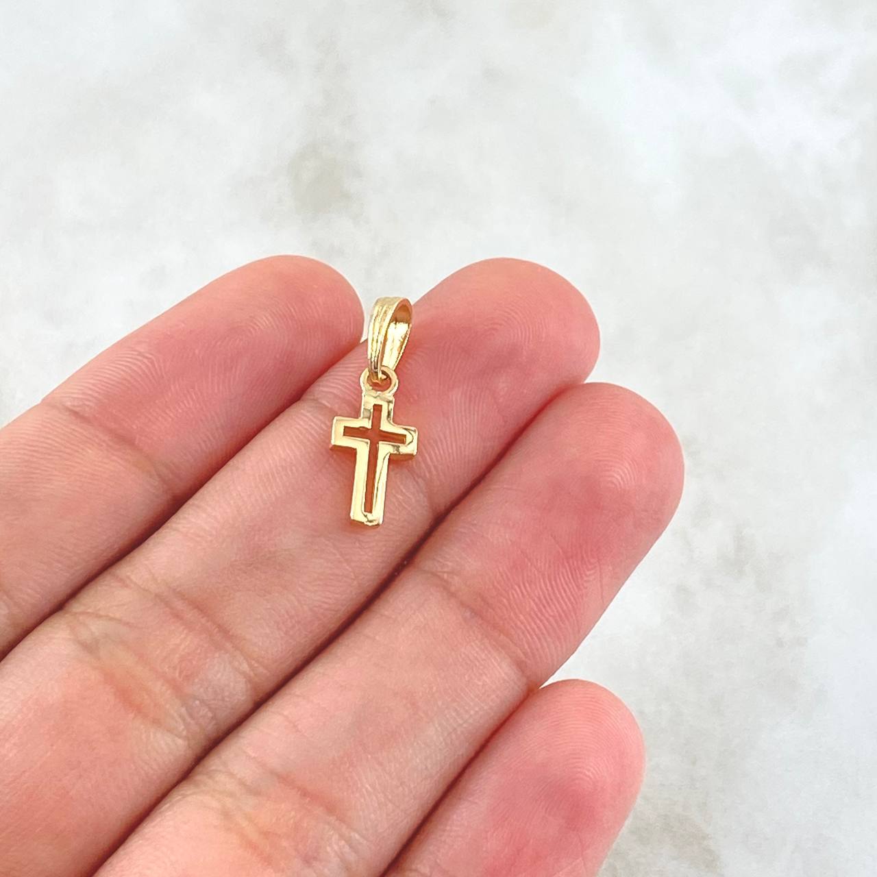 Dije Cruz Silueta 0.8gr / 1.7cm / Lisa Oro Amarillo 18K *