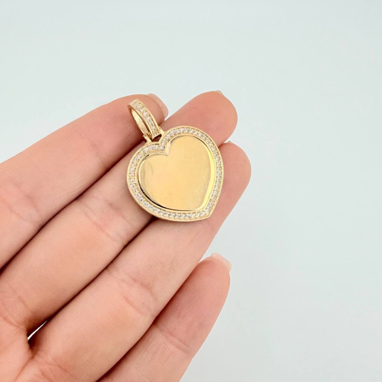Pendant Heart Plaque Bordered 6.1 g / 1 1/4 in 18K Yellow Gold