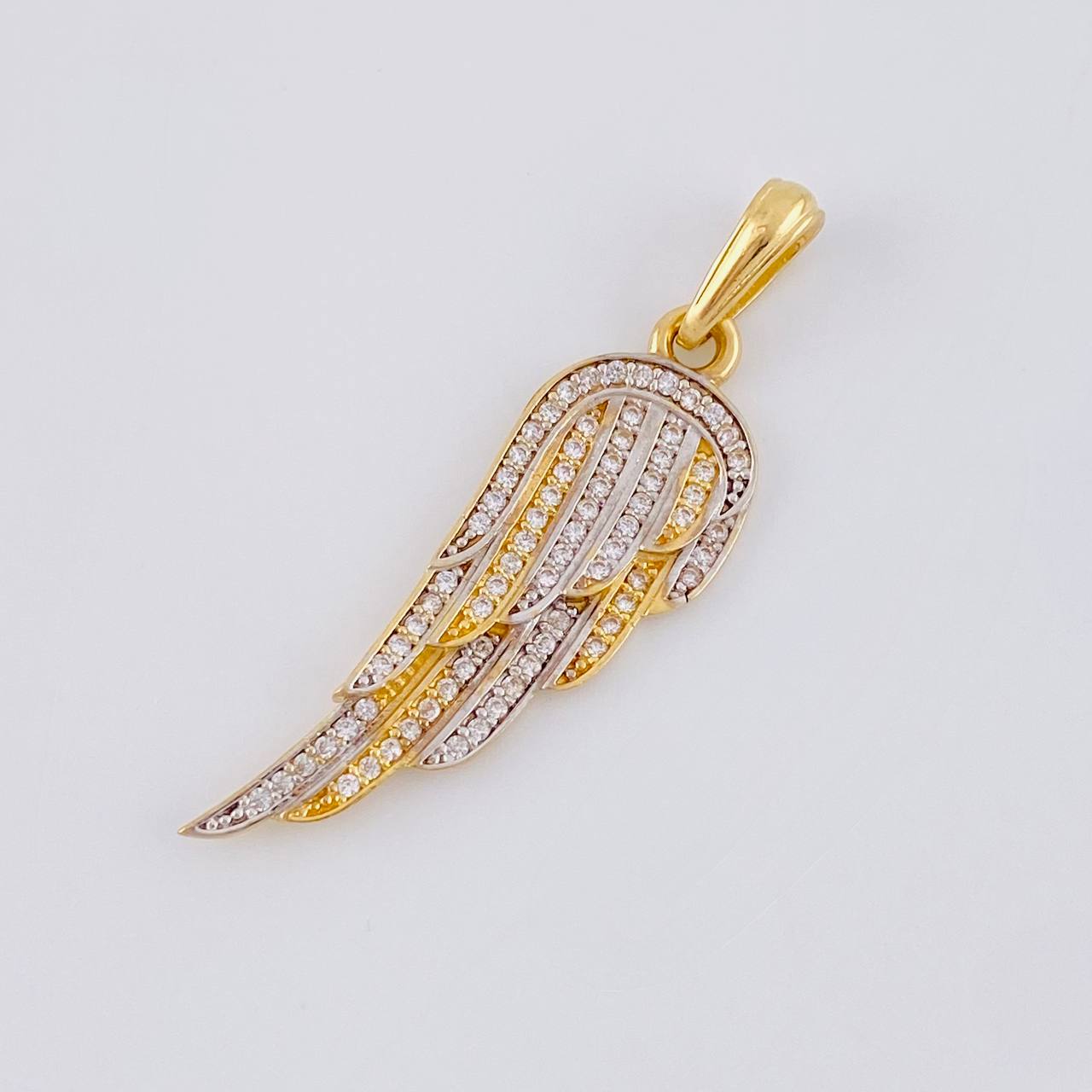 Pendant Wing 2.95 g / 1 1/2 in Two Golds Yellow White 18K
