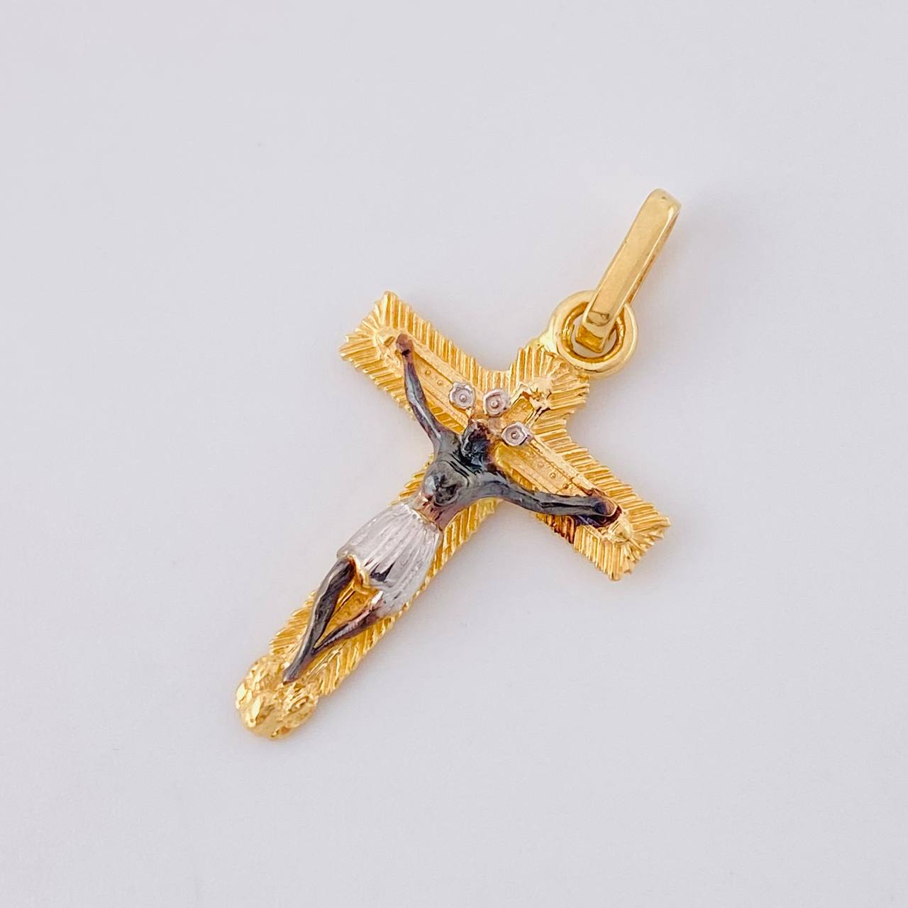 Pendant Christ Lord of Miracles 1.4 g / 1 in Three Golds 18K