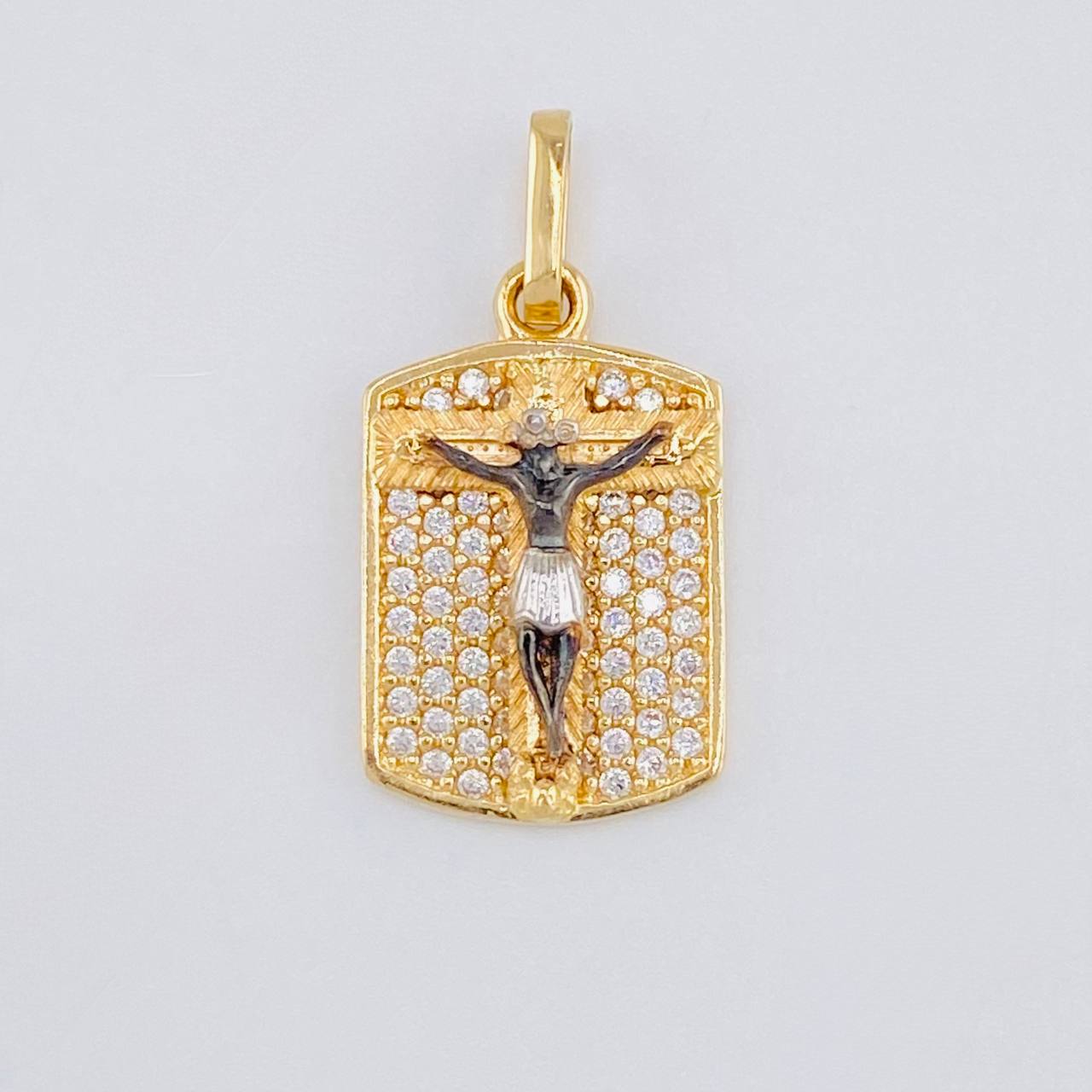 Dije Placa Cristo Señor De Los Milagros 4.55 g / 3/4 in Dos Oros Negro Amarillo 18K
