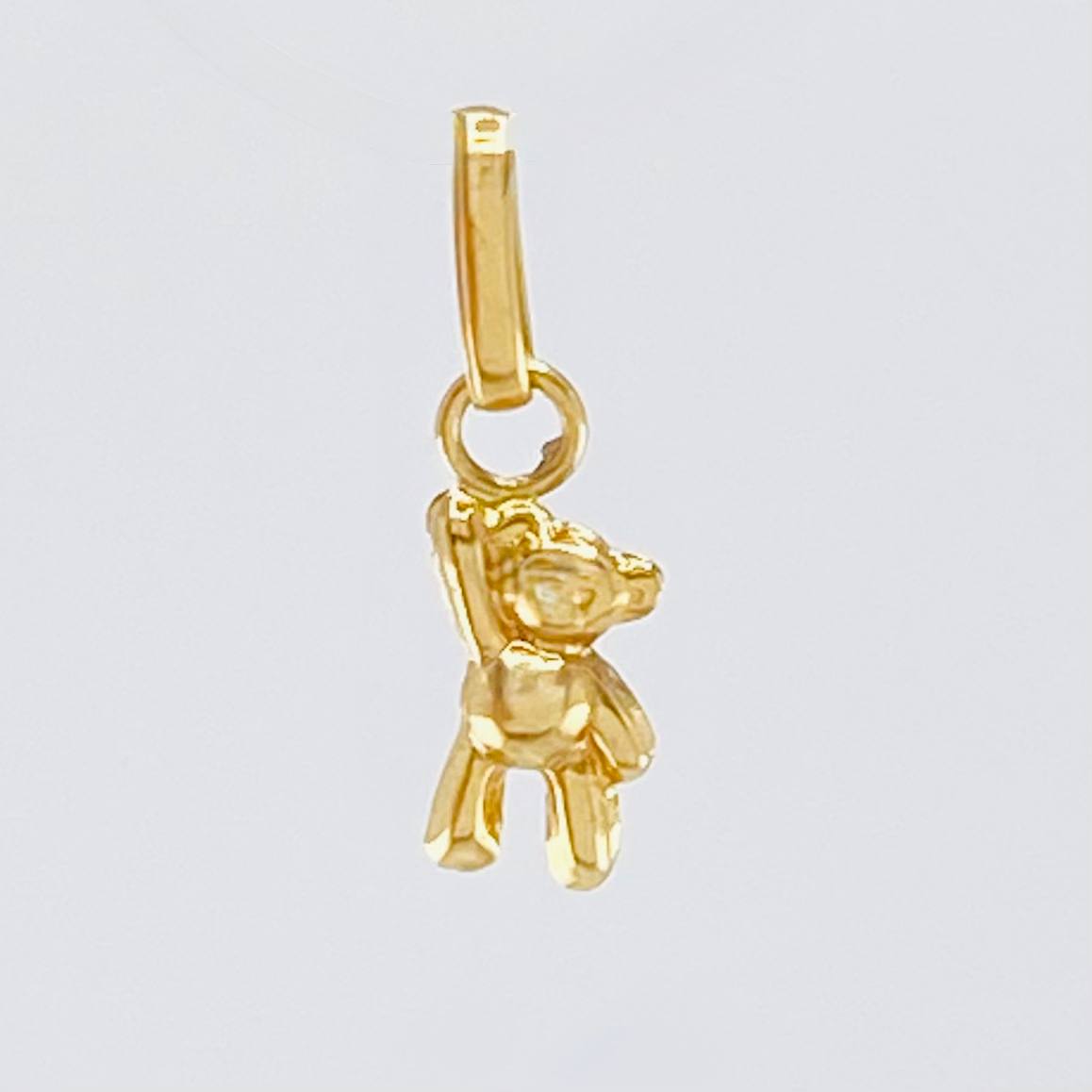 Pendant Bear Hand Up 0.25 g / 1/2 in 18K Yellow Gold