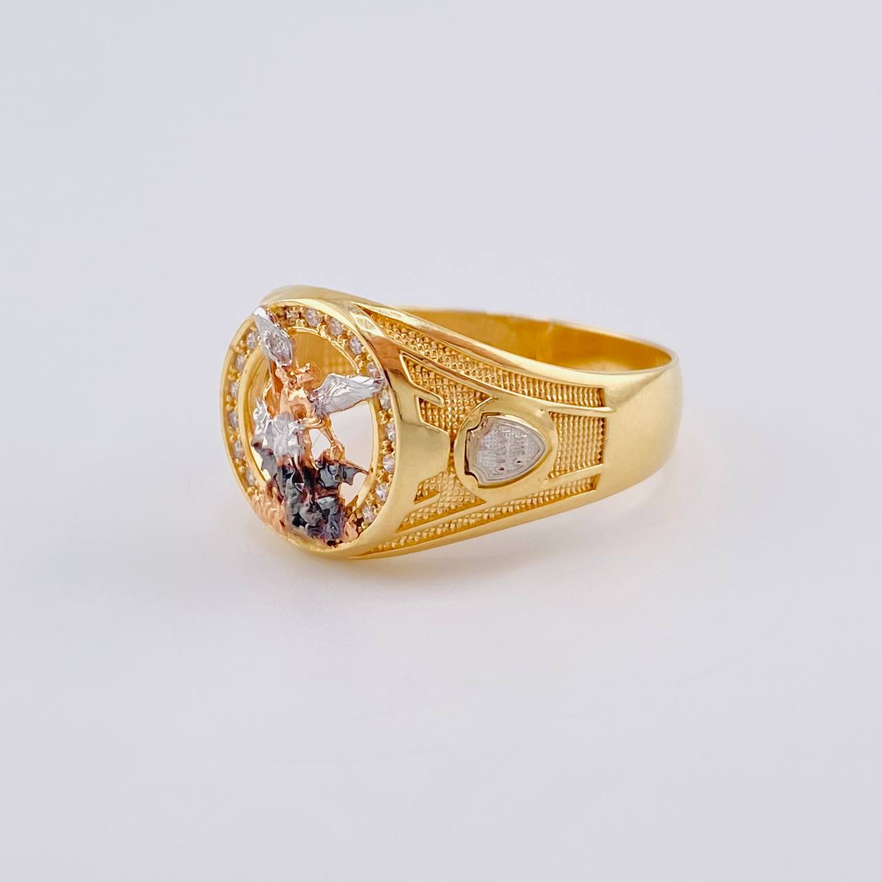 Saint Michael Archangel Ring 6.15 g / T8 3/4 Three Golds 18K