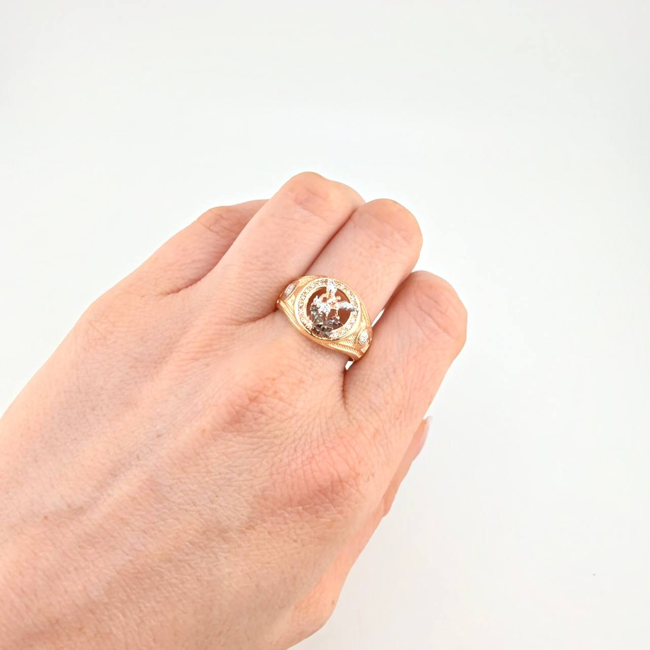 Saint Michael Archangel Ring 6.15 g / T8 3/4 Three Golds 18K