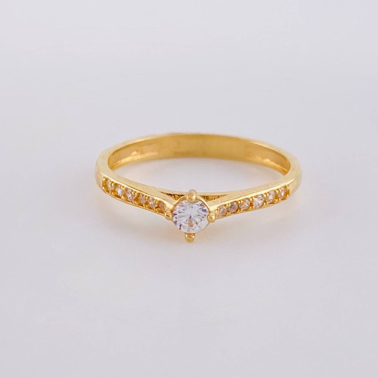 Anillo Solitario Cuatro Garras 1.95 g / T7 Oro Amarillo 18K