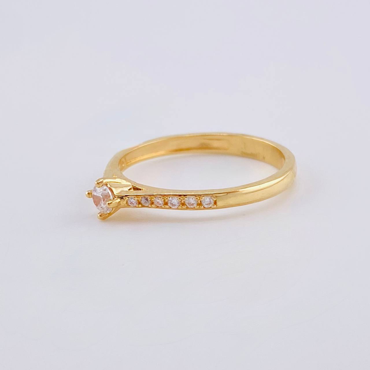 Anillo Solitario Cuatro Garras 1.95 g / T7 Oro Amarillo 18K
