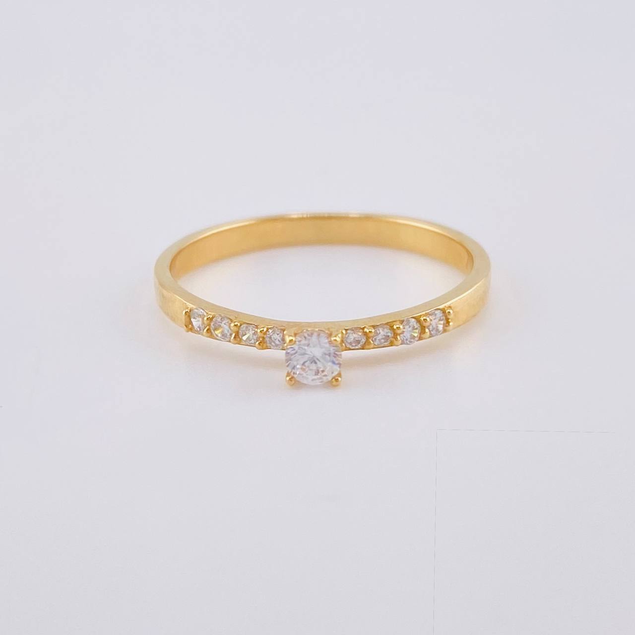 Anillo Solitario Cuatro Garras Tupido 1.9 g / T7 1/2 Oro Amarillo 18K