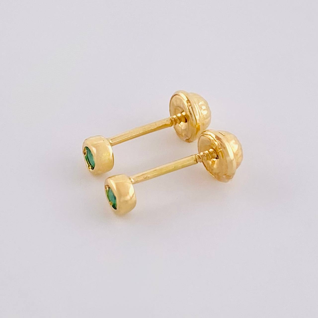 Stud Earrings Bezel Emerald 8 Pts 0.9 g / in / 3.6 mm Yellow Gold 18K