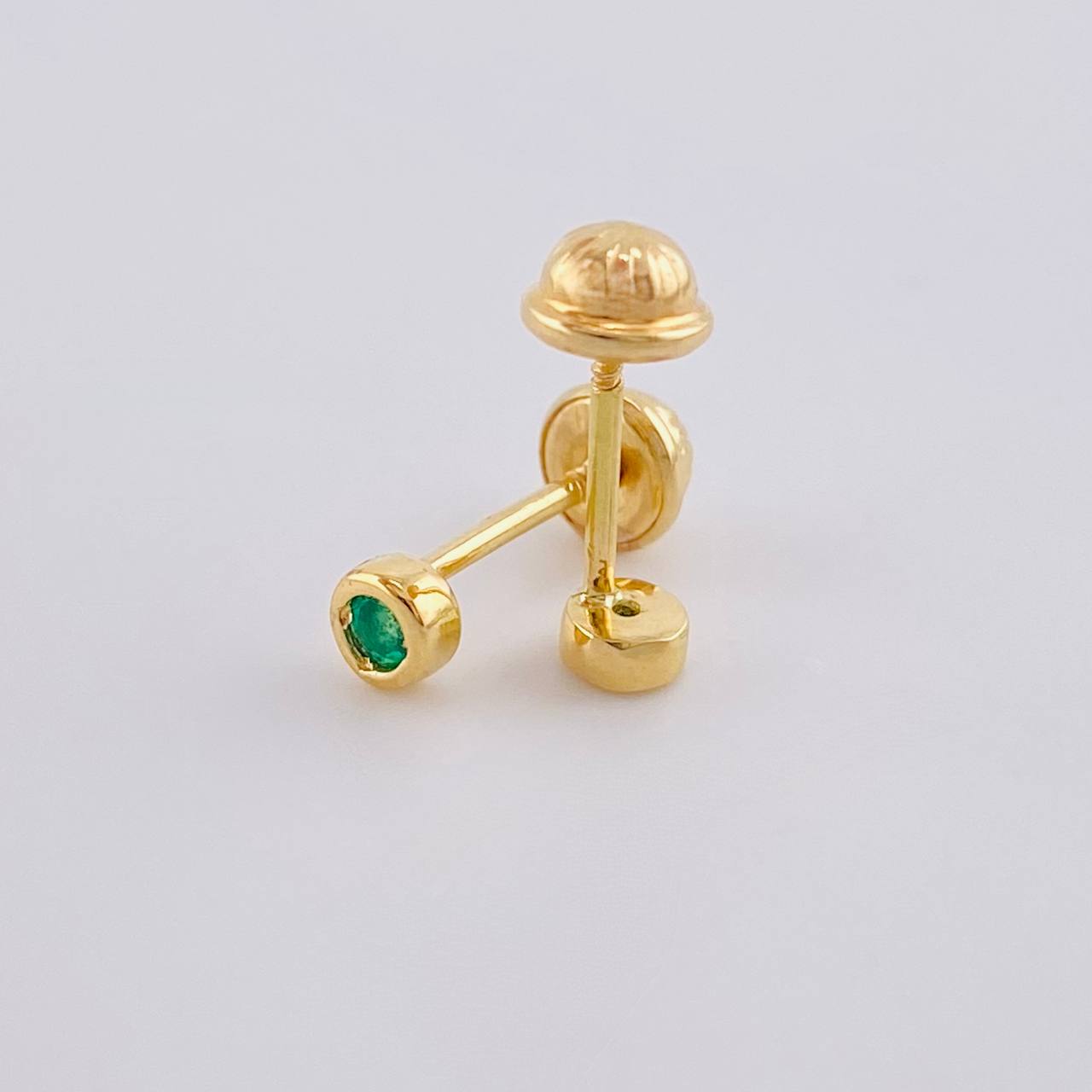 Stud Earrings Bezel Emerald 8 Pts 0.9 g / in / 3.6 mm Yellow Gold 18K (Jewel)